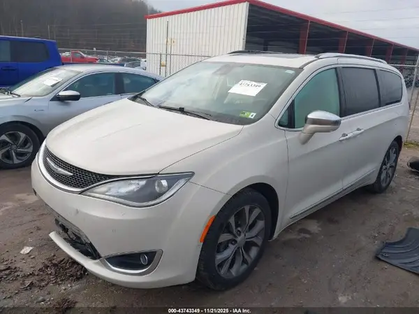 2C4RC1GG5HR669776 2017 CHRYSLER PACIFICA - Image 2