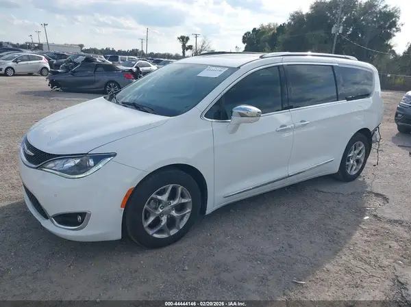 2C4RC1GG5HR705661 2017 CHRYSLER PACIFICA - Image 2