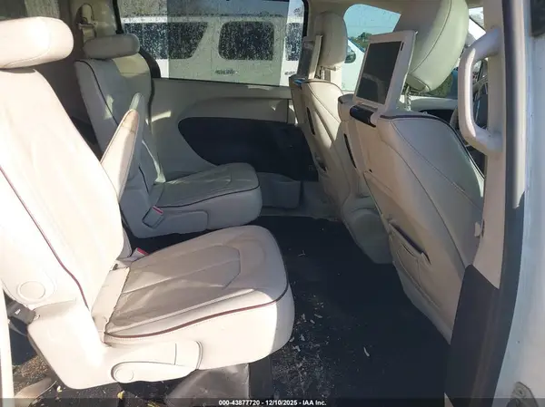 2C4RC1GG5HR730186 2017 CHRYSLER PACIFICA - Image 8