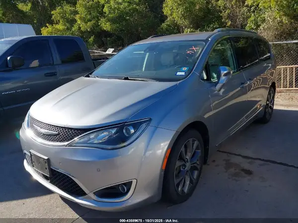 2C4RC1GG5HR782711 2017 CHRYSLER PACIFICA - Image 2
