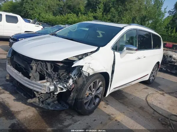 2C4RC1GG5HR822012 2017 CHRYSLER PACIFICA - Image 2