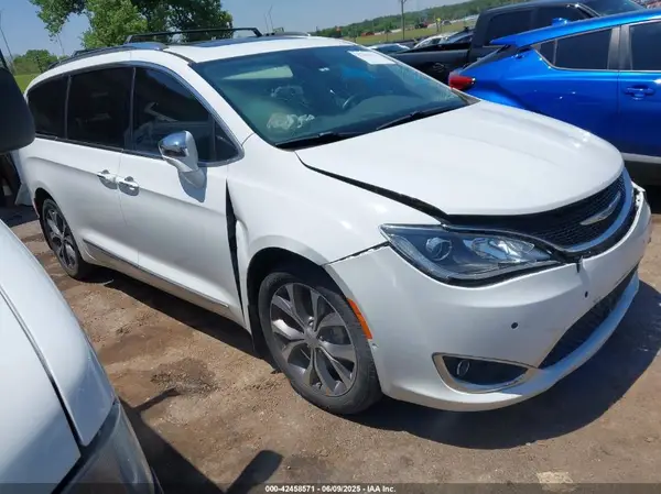 2C4RC1GG5JR104532 2018 CHRYSLER PACIFICA - Image 1