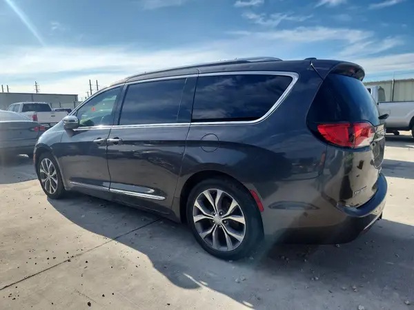 2C4RC1GG5JR112775 2018 CHRYSLER PACIFICA - Image 2