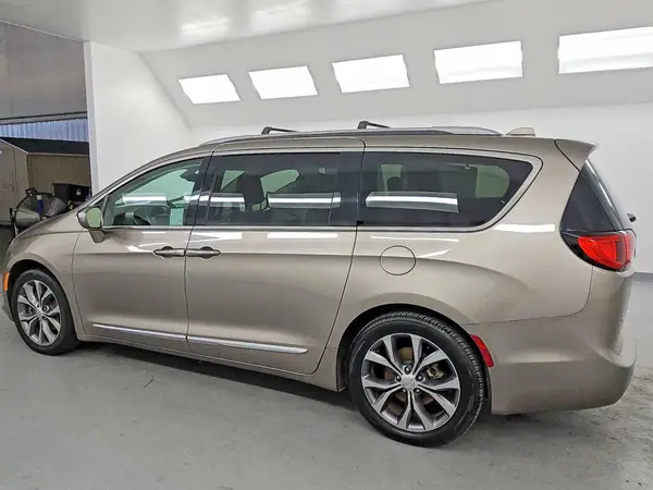 2C4RC1GG5JR116406 2018 CHRYSLER PACIFICA - Image 2