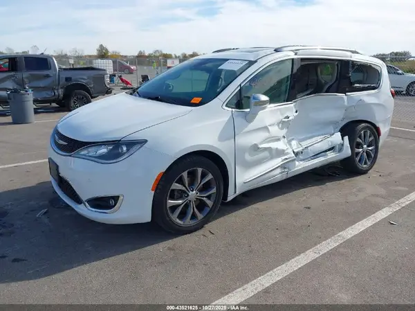 2C4RC1GG5JR117703 2018 CHRYSLER PACIFICA - Image 2