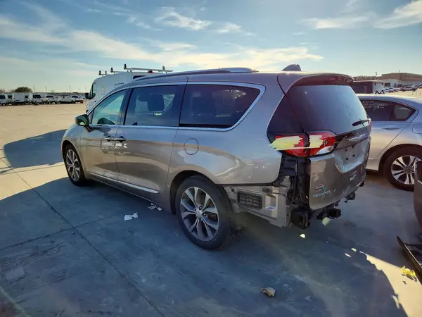 2C4RC1GG5JR122562 2018 CHRYSLER PACIFICA - Image 2