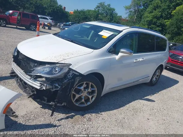 2C4RC1GG5JR139085 2018 CHRYSLER PACIFICA - Image 2