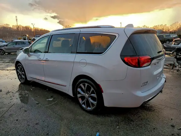 2C4RC1GG5JR150040 2018 CHRYSLER PACIFICA - Image 2