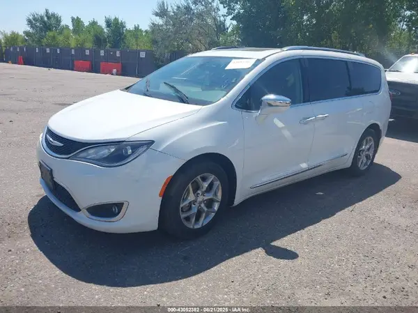 2C4RC1GG5JR170756 2018 CHRYSLER PACIFICA - Image 2