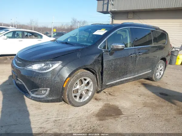 2C4RC1GG5JR233127 2018 CHRYSLER PACIFICA - Image 2