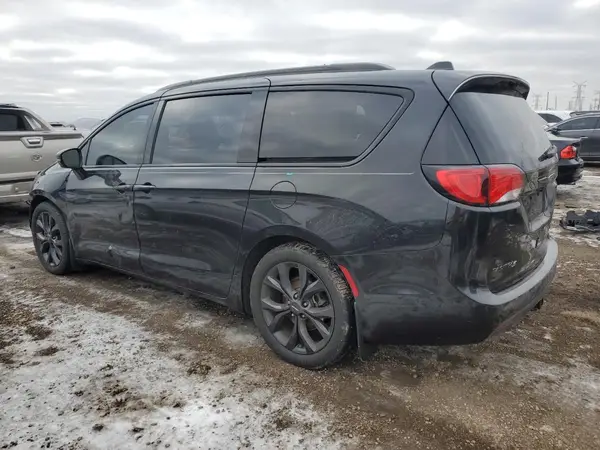 2C4RC1GG5JR247013 2018 CHRYSLER PACIFICA - Image 2