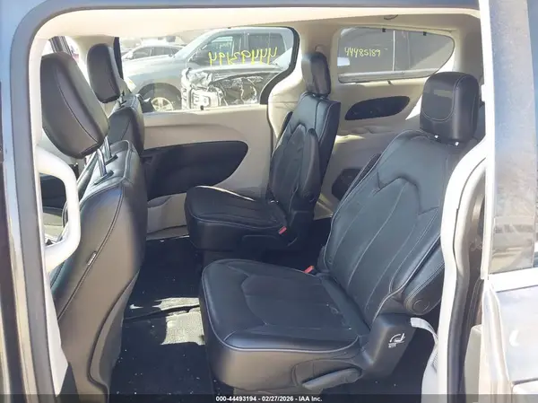 2C4RC1GG5JR258190 2018 CHRYSLER PACIFICA - Image 8