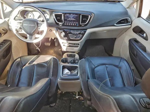 2C4RC1GG5JR320512 2018 CHRYSLER PACIFICA - Image 8
