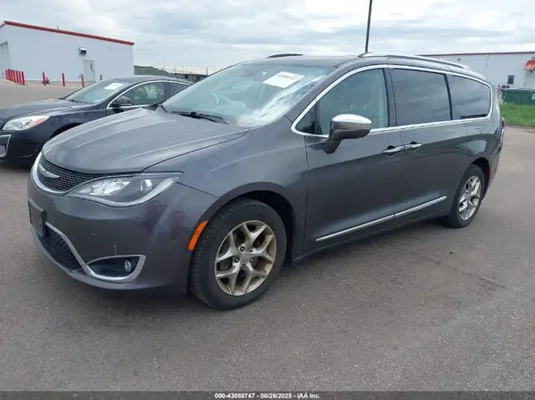 2C4RC1GG5JR358001 2018 CHRYSLER PACIFICA - Image 2