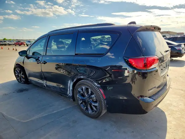2C4RC1GG5JR361870 2018 CHRYSLER PACIFICA - Image 2