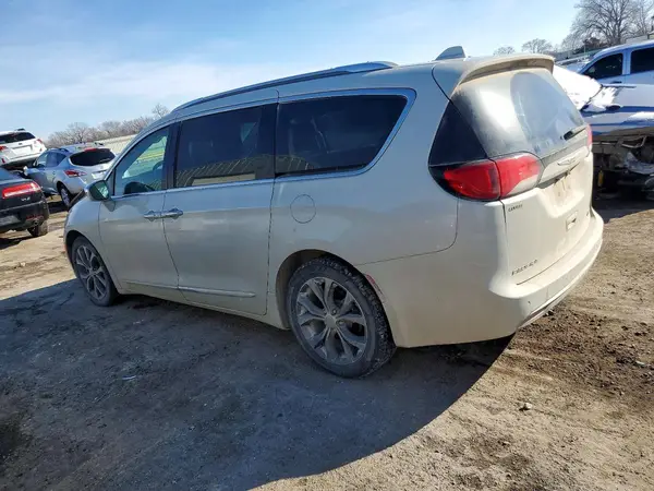 2C4RC1GG5KR588154 2019 CHRYSLER PACIFICA - Image 2