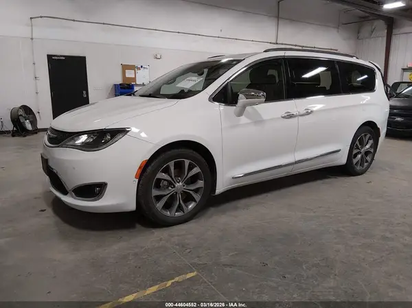 2C4RC1GG5KR669171 2019 CHRYSLER PACIFICA - Image 2