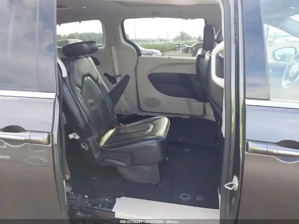 2C4RC1GG5KR715517 2019 CHRYSLER PACIFICA - Image 8