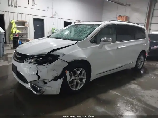 2C4RC1GG5KR731698 2019 CHRYSLER PACIFICA - Image 2