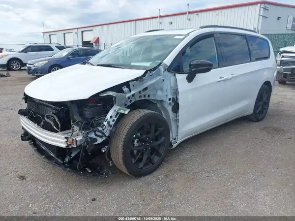 2C4RC1GG5SR554134 2025 CHRYSLER PACIFICA - Image 2