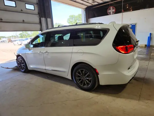 2C4RC1GG6HR506859 2017 CHRYSLER PACIFICA - Image 2
