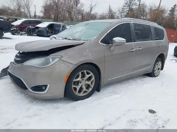 2C4RC1GG6HR537822 2017 CHRYSLER PACIFICA - Image 2