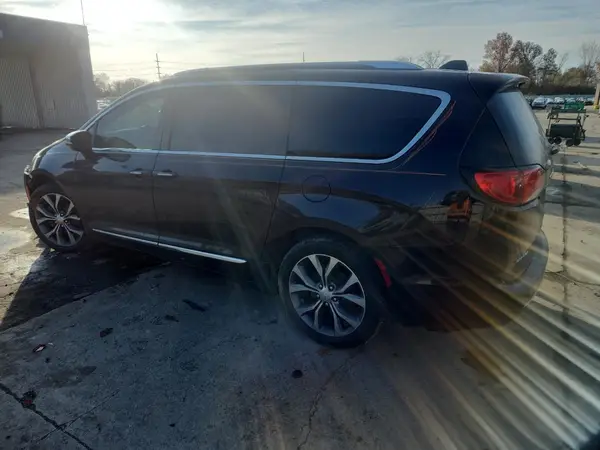 2C4RC1GG6HR545483 2017 CHRYSLER PACIFICA - Image 2