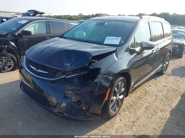 2C4RC1GG6HR570318 2017 CHRYSLER PACIFICA - Image 2