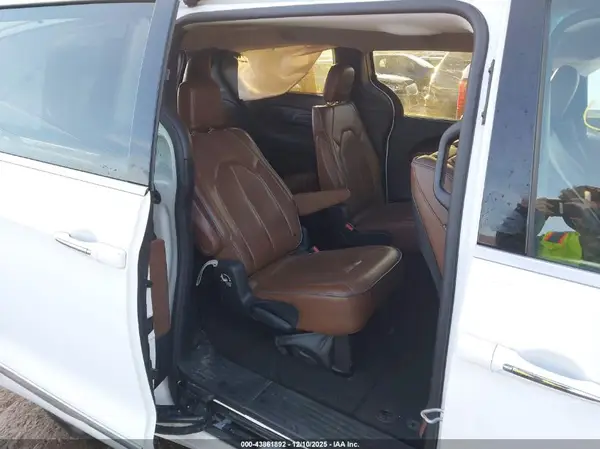 2C4RC1GG6HR584137 2017 CHRYSLER PACIFICA - Image 8