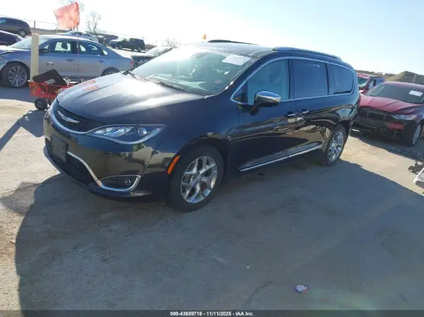 2C4RC1GG6HR620456 2017 CHRYSLER PACIFICA - Image 2