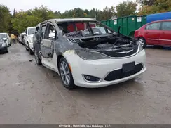2C4RC1GG6HR643042 2017 CHRYSLER PACIFICA