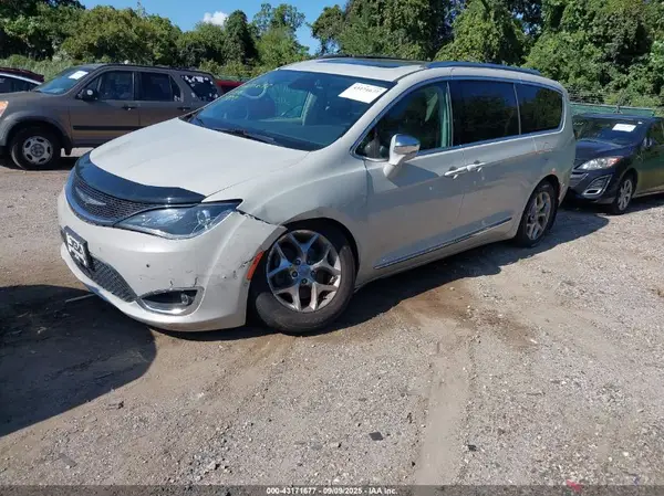 2C4RC1GG6HR650699 2017 CHRYSLER PACIFICA - Image 2