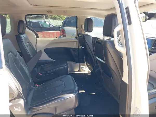 2C4RC1GG6HR650699 2017 CHRYSLER PACIFICA - Image 8