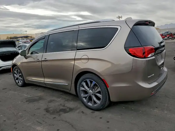 2C4RC1GG6HR653165 2017 CHRYSLER PACIFICA - Image 2