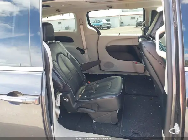 2C4RC1GG6HR741343 2017 CHRYSLER PACIFICA - Image 8