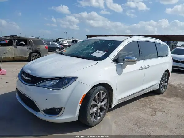 2C4RC1GG6JR158759 2018 CHRYSLER PACIFICA - Image 2