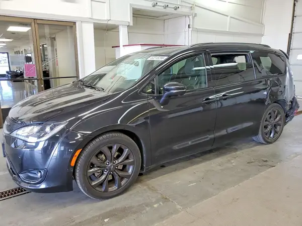 2C4RC1GG6JR165128 2018 CHRYSLER PACIFICA - Image 1