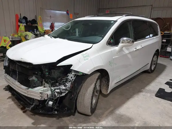 2C4RC1GG6JR232746 2018 CHRYSLER PACIFICA - Image 2