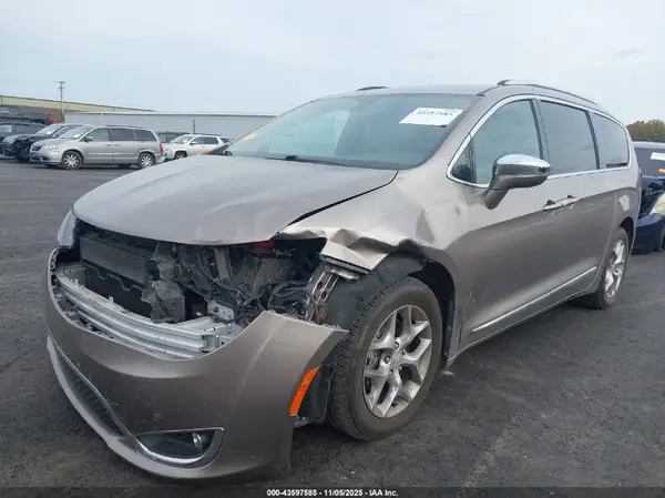 2C4RC1GG6JR237901 2018 CHRYSLER PACIFICA - Image 2