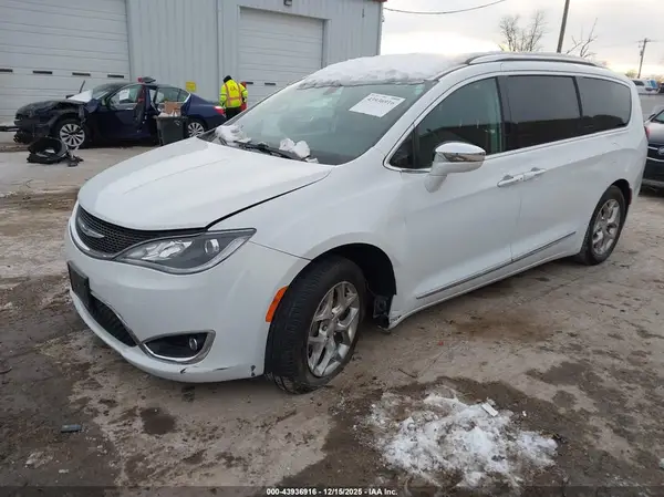 2C4RC1GG6JR251989 2018 CHRYSLER PACIFICA - Image 2