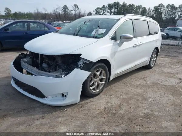 2C4RC1GG6JR269098 2018 CHRYSLER PACIFICA - Image 2