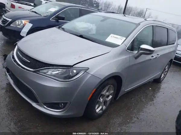 2C4RC1GG6JR276097 2018 CHRYSLER PACIFICA - Image 2