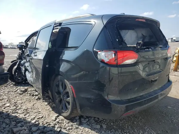 2C4RC1GG6JR289013 2018 CHRYSLER PACIFICA - Image 2