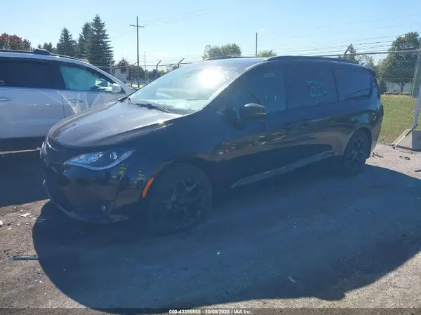 2C4RC1GG6JR330658 2018 CHRYSLER PACIFICA - Image 2
