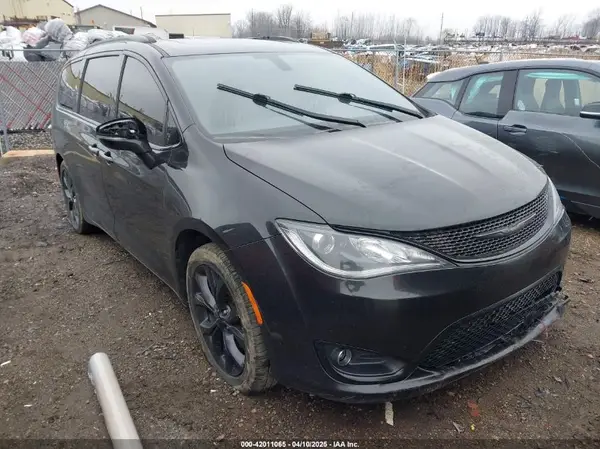 2C4RC1GG6JR351865 2018 CHRYSLER PACIFICA - Image 1