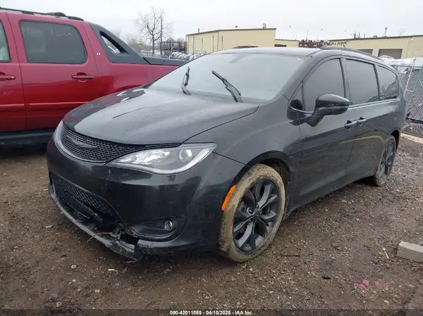 2C4RC1GG6JR351865 2018 CHRYSLER PACIFICA - Image 2