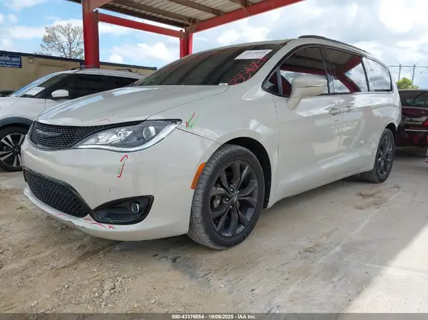 2C4RC1GG6KR590012 2019 CHRYSLER PACIFICA - Image 2