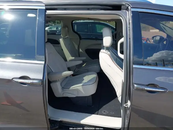 2C4RC1GG6KR720693 2019 CHRYSLER PACIFICA - Image 8