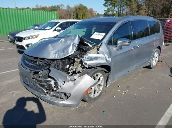 2C4RC1GG6LR114148 2020 CHRYSLER PACIFICA - Image 2