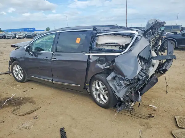 2C4RC1GG6LR203685 2020 CHRYSLER PACIFICA - Image 2